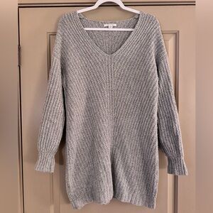 American Eagle Light Gray V-Neck Chunky Knit Pullover